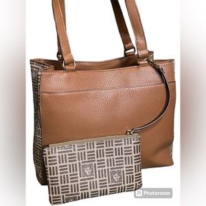 Anne Klein Gold Lion Logo Saddle 4 Poster w/ Pouch!! AMAZING CONDITION!🔥